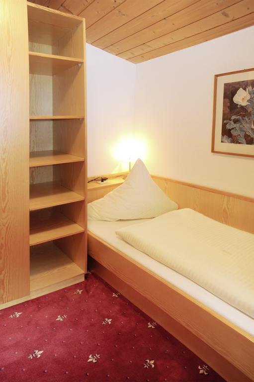 Haus Gariella Apartment Gargellen Ruang foto